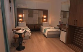 Grand Rue Hotel